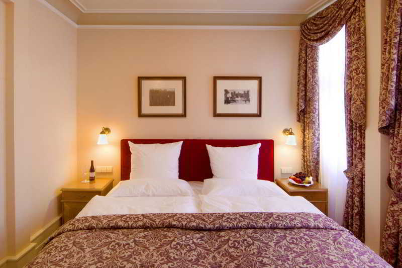 Hotel Schloss Reinhartshausen Eltville am Rhein ภายนอก รูปภาพ